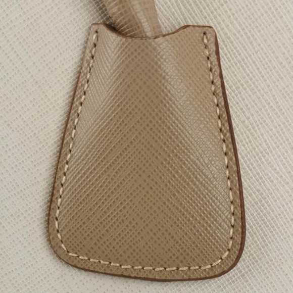 Prada - Picture 10 of 12